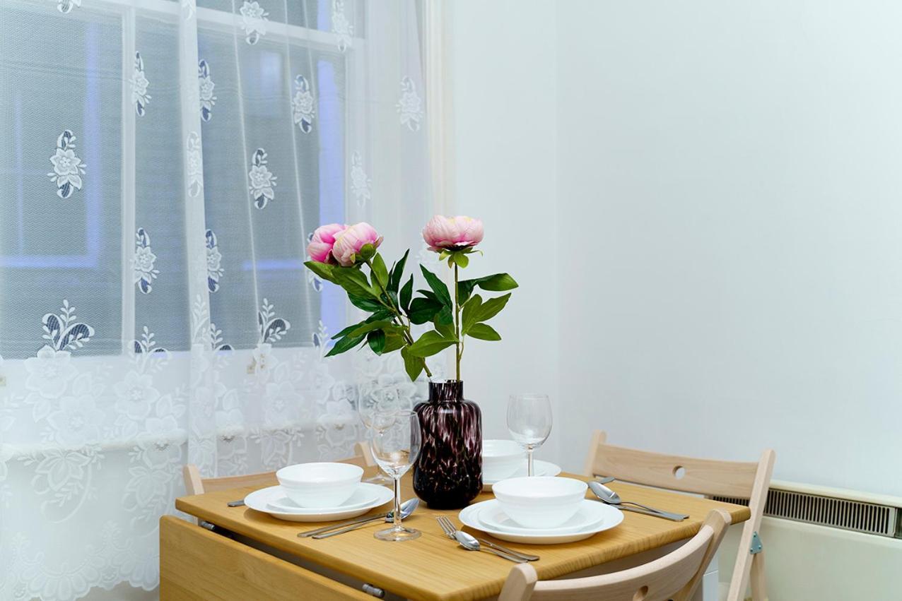 Brewer Street Central Apartments Лондон Экстерьер фото